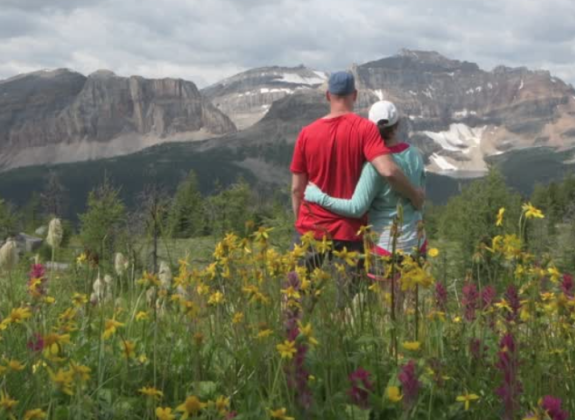 couple hiking around the Canadian Rockies
