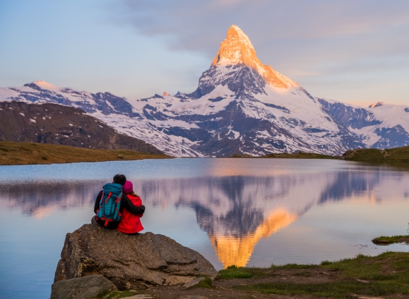 couple looking at the matterhorn