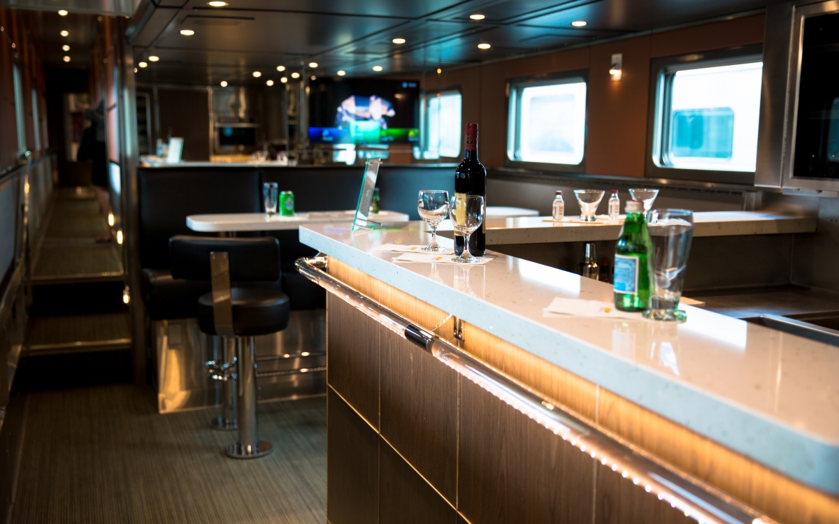 prestige bar on via rail