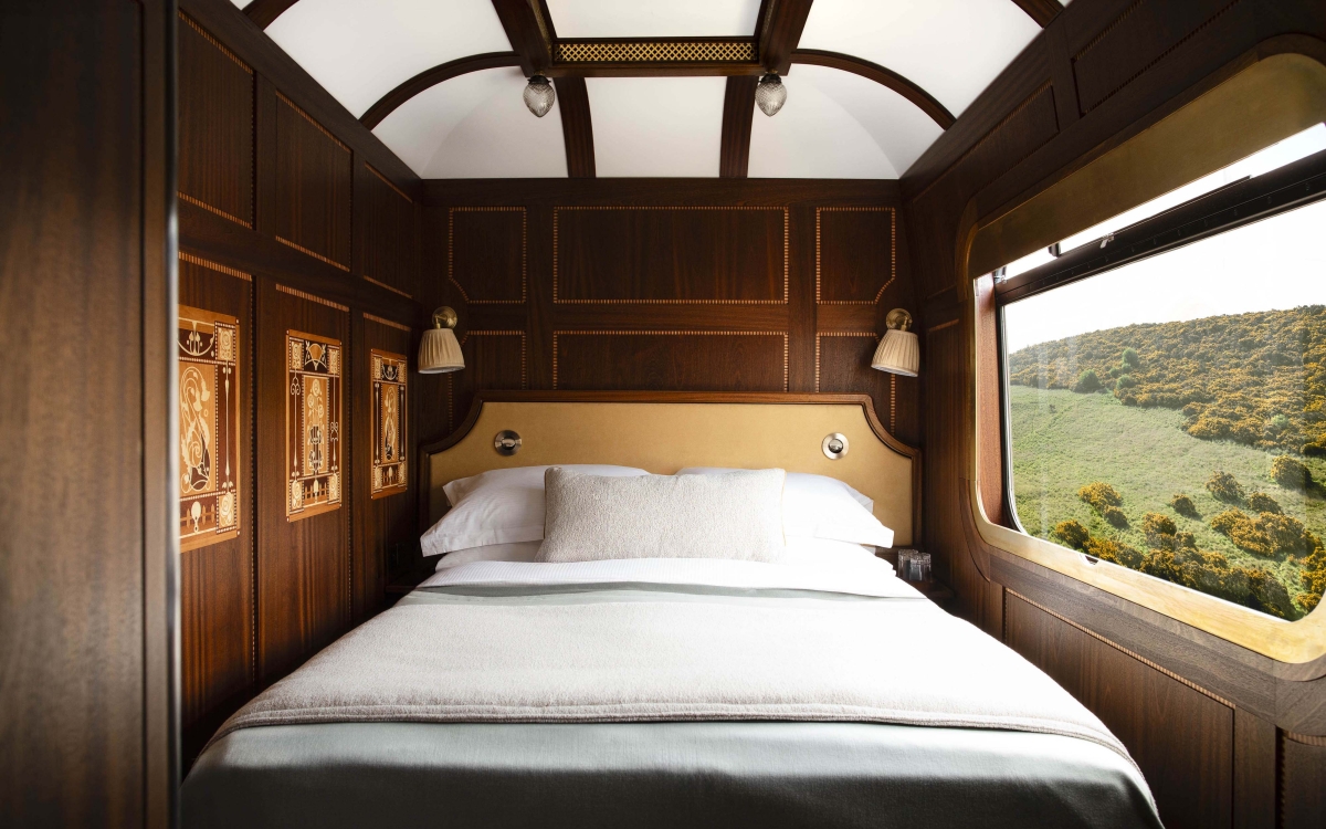 belmond-royal-scotsman-grand-suite-16.jpg
