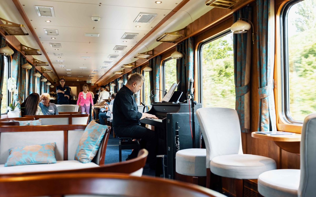 golden-eagle_danube-express-9_53773441198_o.jpg