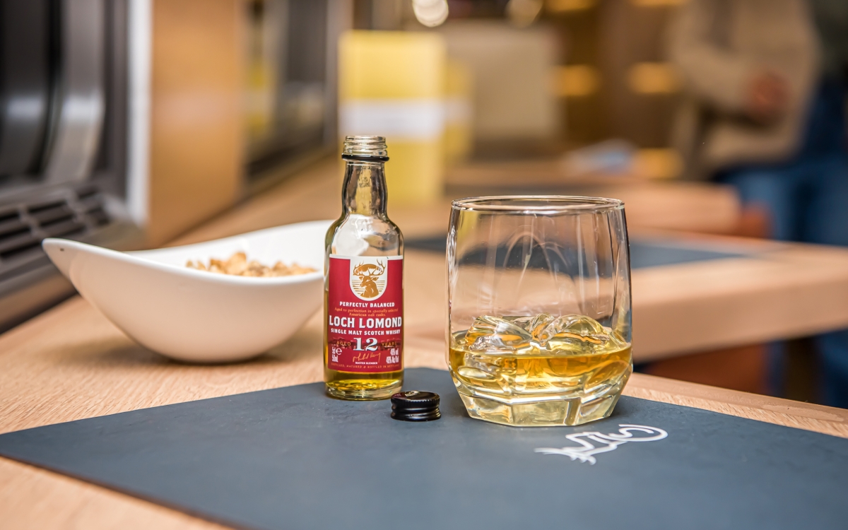 caledonian sleeper club car drinks