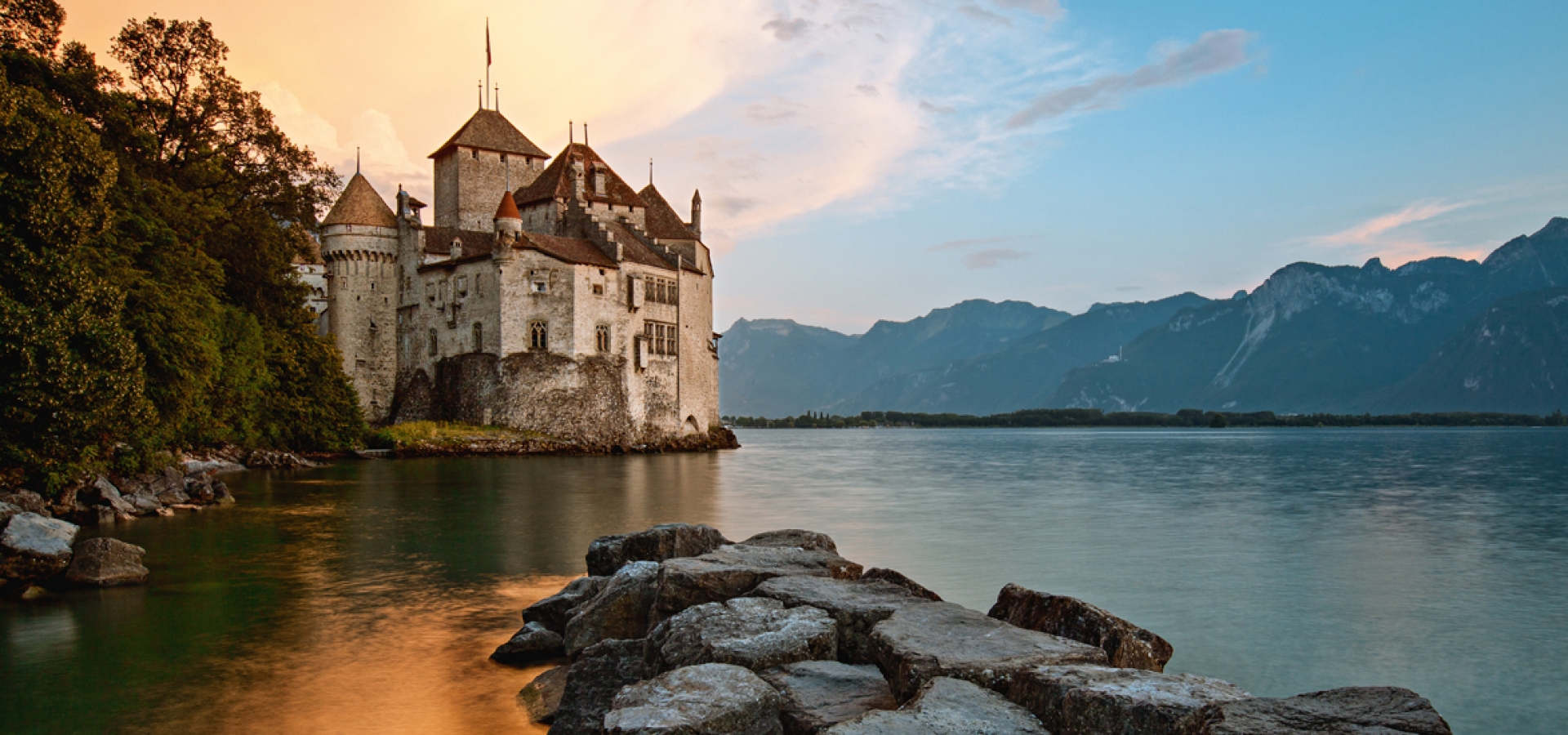 Switzerland-Montreux-Castle-on-Lake