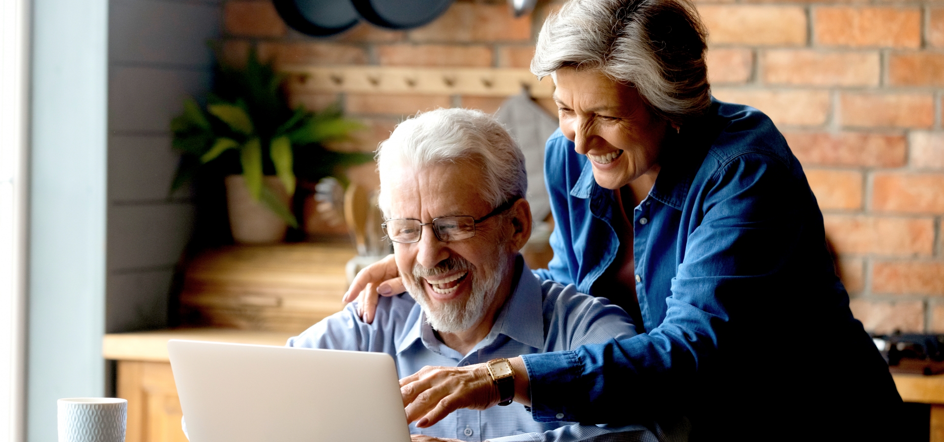 happy couple watching railbookers webinars