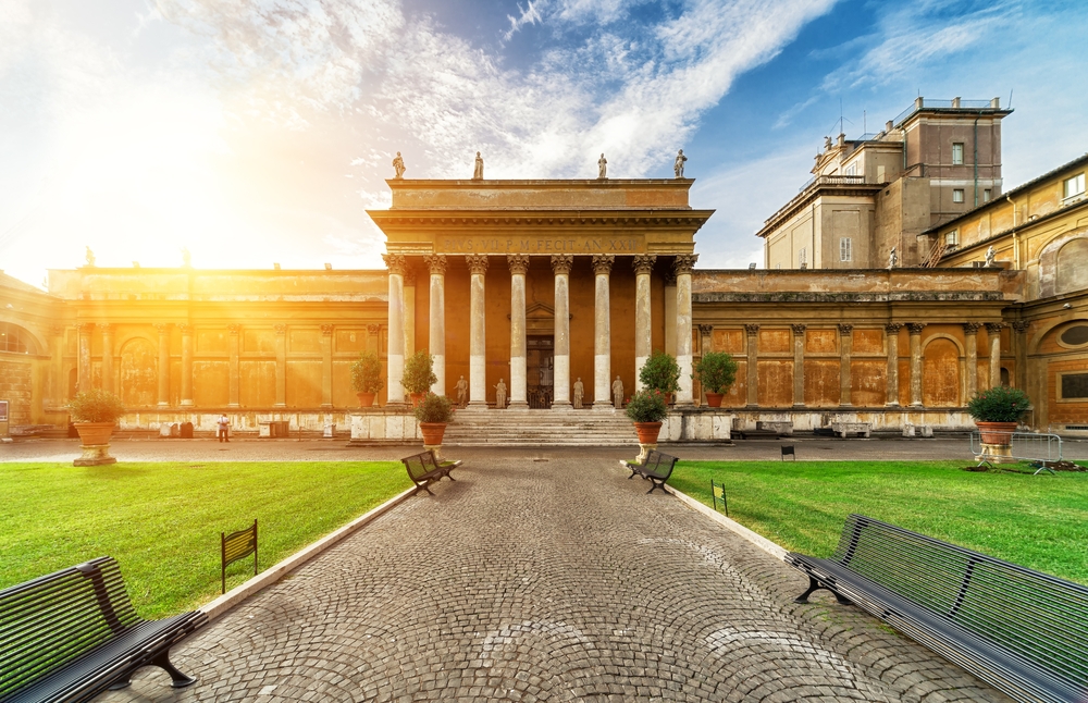 belvedere-courtyard-vatican-rome_italy