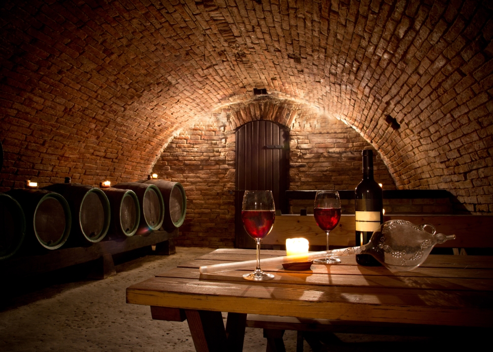 cinque-terre-italy-wine-cellar-wine-tasting